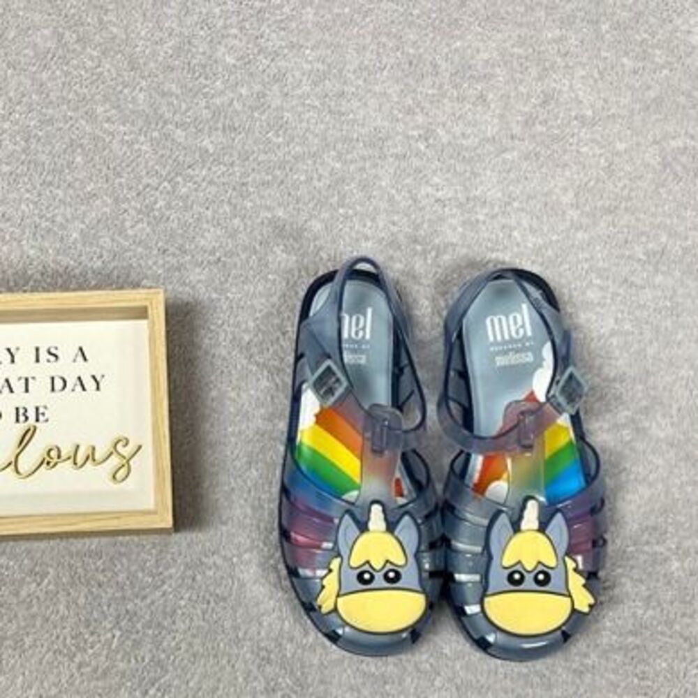 Mel Dreamed by Melissa. Possession Unicorn. Size 1 big girls